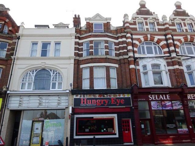 High Street, Chatham ME4, 1 bed flat to rent, £950 pcm | PrimeLocation