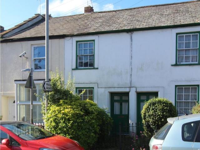 High Street, Chard 2 bed terraced house to rent £795 pcm £183 pw