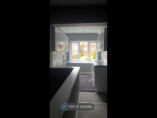 High Street, Chasetown, Burntwood WS7, 2 bed maisonette to rent, £875 pcm | PrimeLocation