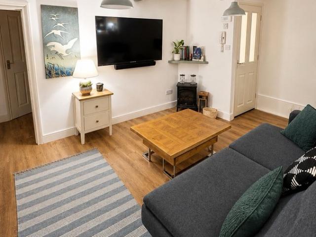 High Street, Cheltenham GL50, 2 bed flat to rent, £1,100 pcm | PrimeLocation