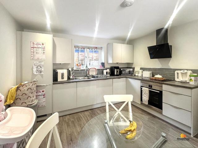 High Street, Chesham HP5, 1 bed flat to rent, £1,400 pcm | PrimeLocation