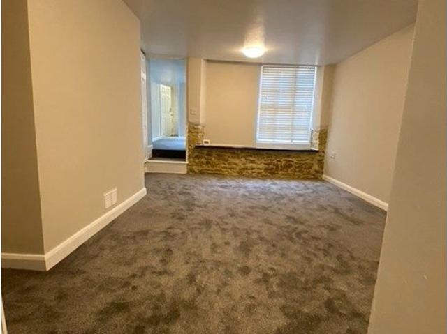 High Street, Chipping Norton OX7, 1 bed flat to rent, £1,050 pcm | PrimeLocation