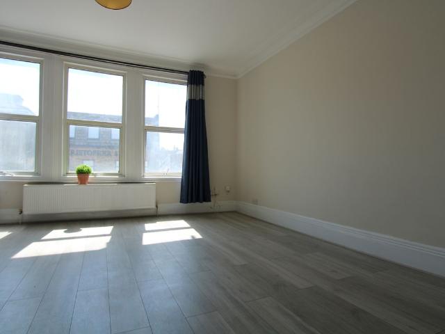 High Street Colliers Wood, Colliers Wood SW19, 2 bed flat to rent, £2,000 pcm | PrimeLocation