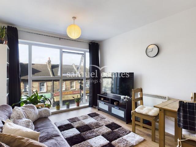 High Street, Colliers Wood SW19, 2 bed flat to rent, £2,000 pcm | PrimeLocation