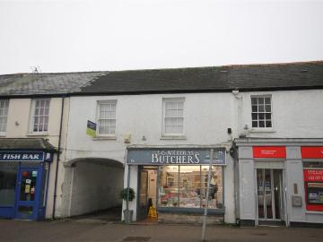 High Street, Cowbridge CF71, 1 bed flat to rent, £795 pcm | PrimeLocation