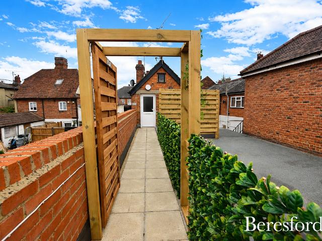 High Street CM9, 3 bed flat to rent, £1,350 pcm | PrimeLocation