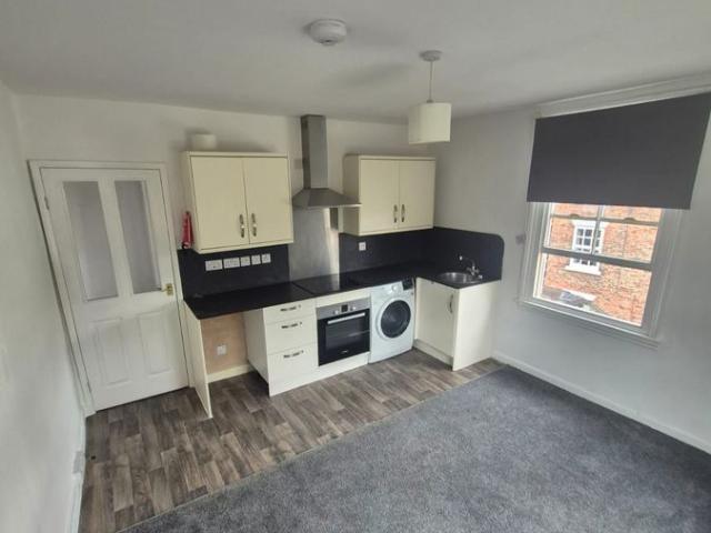 High Street, Crowle, Scunthorpe DN17, 1 bed flat to rent, £575 pcm | PrimeLocation