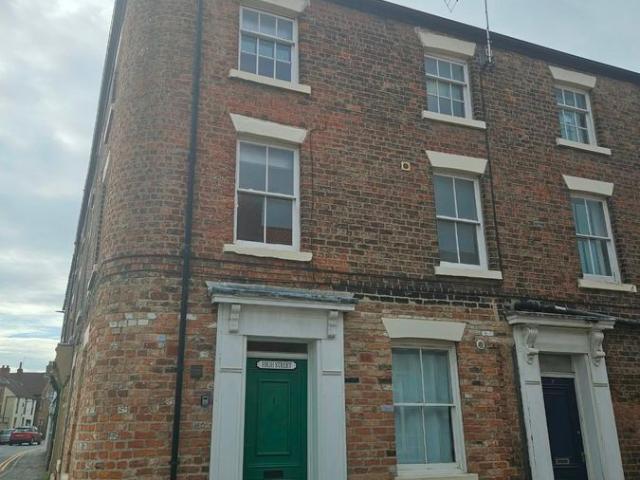High Street, Crowle, Scunthorpe DN17, 1 bed flat to rent, £575 pcm | PrimeLocation