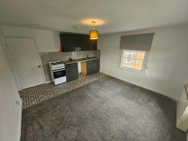 High Street, Crowle, Scunthorpe DN17, 1 bed flat to rent, £595 pcm | PrimeLocation
