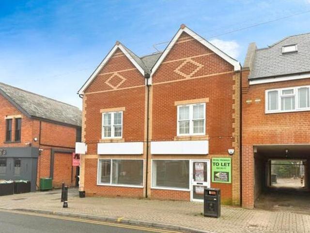 High Street, Crowthorne, 2 Bedroom Apartment