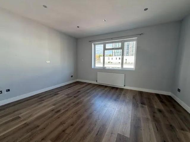 High Street, Croydon, CR0 1NG, Property for rent