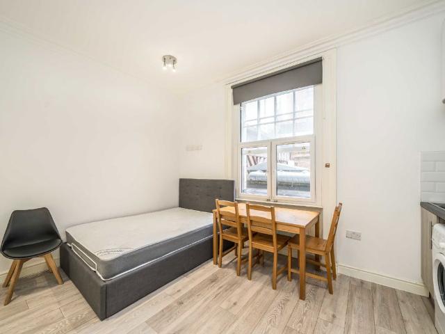 High Street, Croydon CR0, Studio to rent, £995 pcm | PrimeLocation