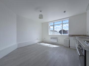 High Street, Cradley Heath B64, 1 bed flat to rent, £695 pcm | PrimeLocation