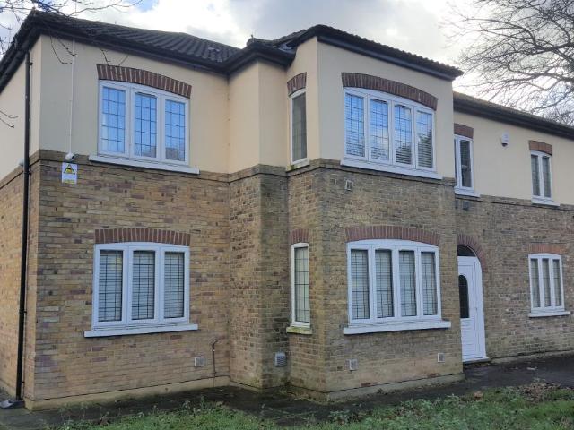 High Street, Cranford TW5, 1 bed flat to rent, £1,450 pcm | PrimeLocation