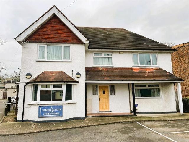 High Street, Cranford TW5, 4 bed detached house to rent, £2,750 pcm | PrimeLocation