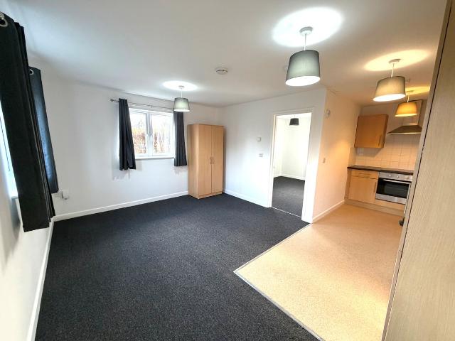 High Street, Didcot OX11, 1 bed flat to rent, £1,200 pcm | PrimeLocation