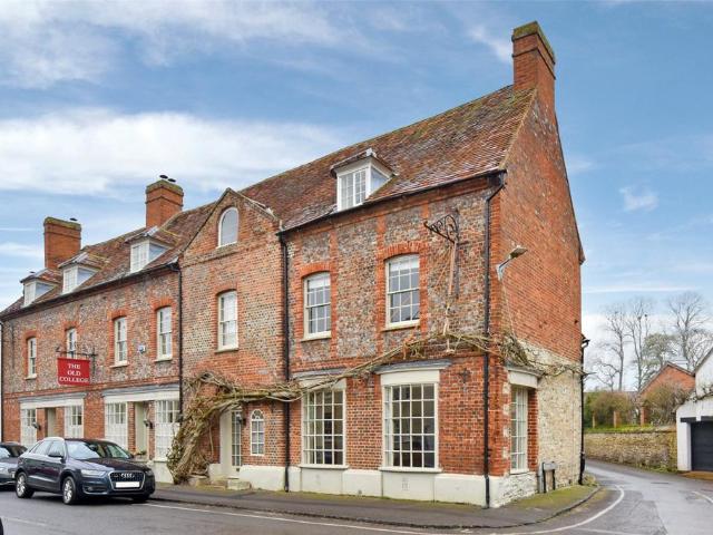 High Street, Dorchester on Thames. 2 bed end of terrace house to rent £2,150 pcm £496 pw