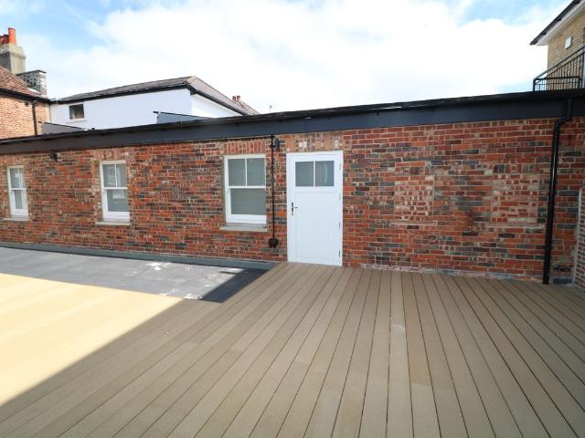 High Street, Dorking RH4, 1 bed flat to rent, £1,450 pcm | PrimeLocation