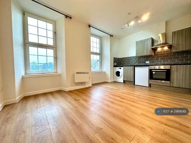 High Street, Dumbarton, G82 Studio to rent £610 pcm £141 pw