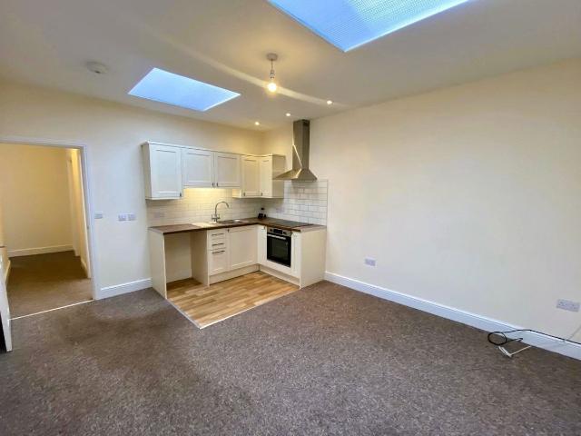 High Street, Dulverton TA22, 2 bed flat to rent, £595 pcm | PrimeLocation