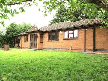 High Street, Earl Shilton, Leicestershire LE9, 3 bed bungalow to rent, £1,200 pcm | PrimeLocation
