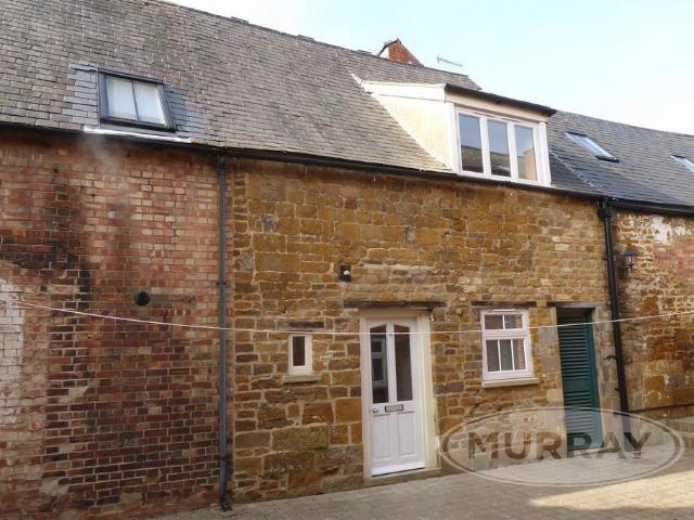 High Street East, Uppingham LE15 1 bed apartment to rent £715 pcm £165 pw