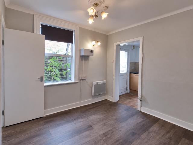 High Street, Enfield EN3, 2 bed flat to rent, £1,650 pcm | PrimeLocation