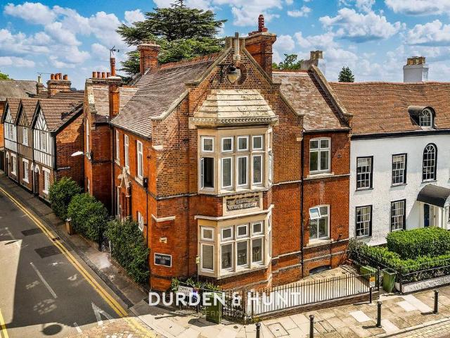 High Street, Essex House, CM5 1 bed ground floor flat to rent £1,250 pcm £288 pw