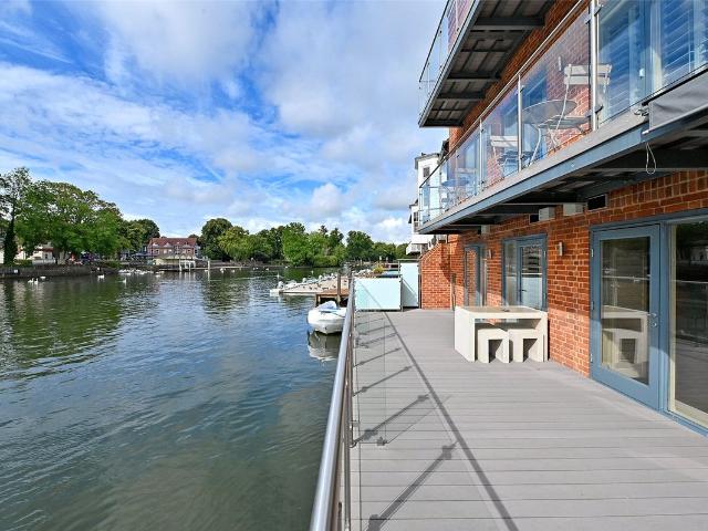 High Street, Eton, Windsor, Berkshire SL4, 3 bed flat to rent, £6,500 pcm | PrimeLocation