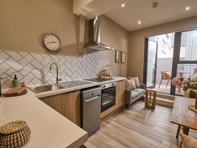 High Street, Exeter EX4, 1 bed flat to rent, £1,452 pcm | PrimeLocation