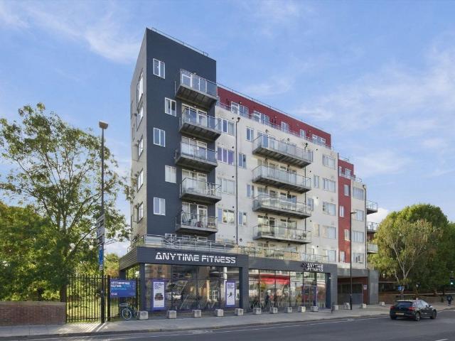 High Street, Feltham TW13, 3 bed flat to rent, £2,095 pcm | PrimeLocation