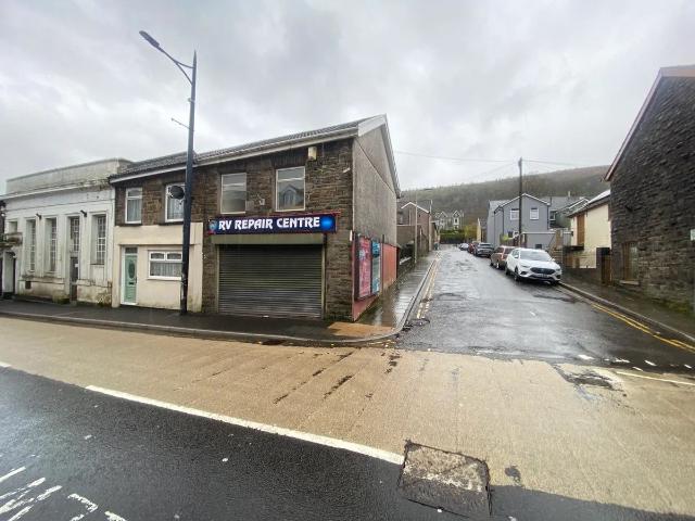 High Street, Ferndale CF43, 2 bed flat to rent, £625 pcm | PrimeLocation