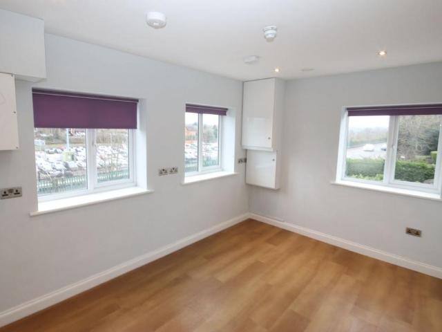 High Street, Flitwick, MK45 1 bed apartment to rent £1,050 pcm £242 pw