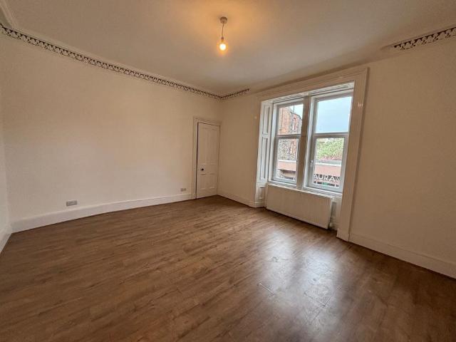 High Street, Galashiels, TD1 3 bed flat to rent £850 pcm £196 pw