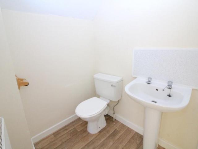 high Street, Gorseinon, Swansea Studio to rent £550 pcm £127 pw