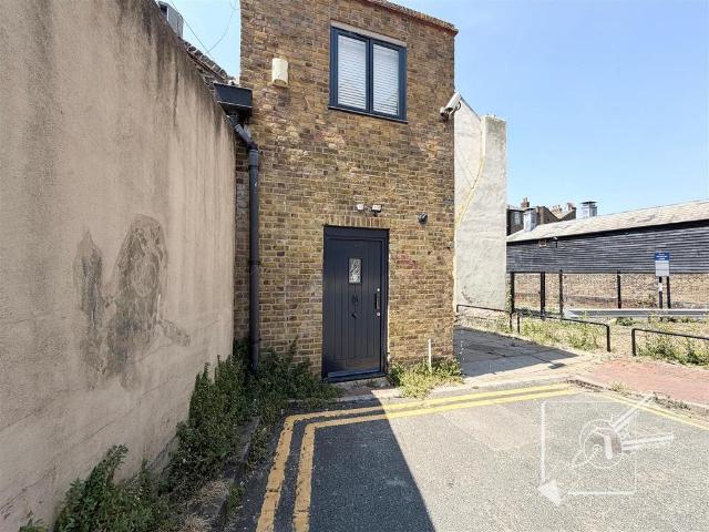 High Street, Gravesend 1 bed apartment to rent £1,000 pcm £231 pw