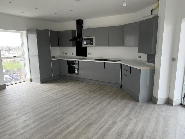 High Street, Gravesend, DA11 2 bed apartment to rent £1,900 pcm £438 pw