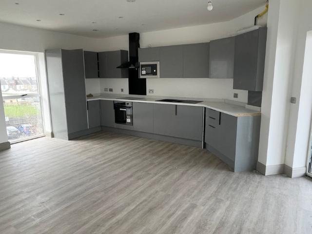 High Street, Gravesend DA11, 2 bed flat to rent, £1,900 pcm | PrimeLocation
