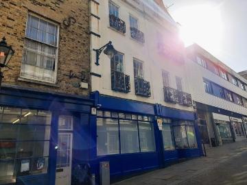 High Street, Gravesend DA11 2 bed flat to rent £1,175 pcm £271 pw