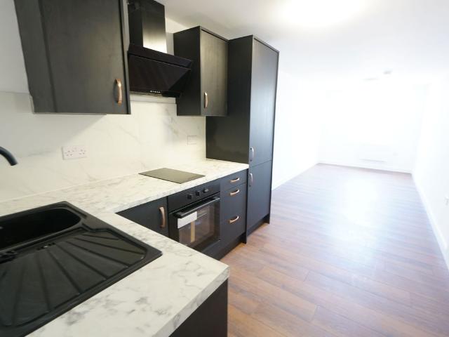 High Street, Grays RM17, Studio to rent, £1,200 pcm | PrimeLocation