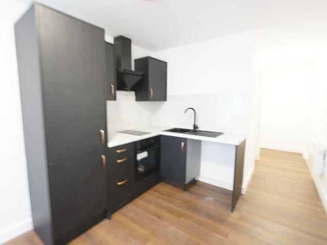 High Street, Grays RM17, 1 bed flat to rent, £1,300 pcm | PrimeLocation