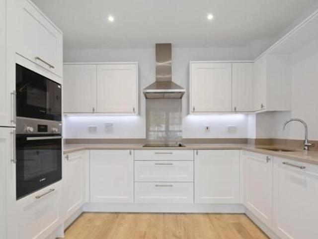 High Street, Great Missenden, 2 Bedroom Retirement