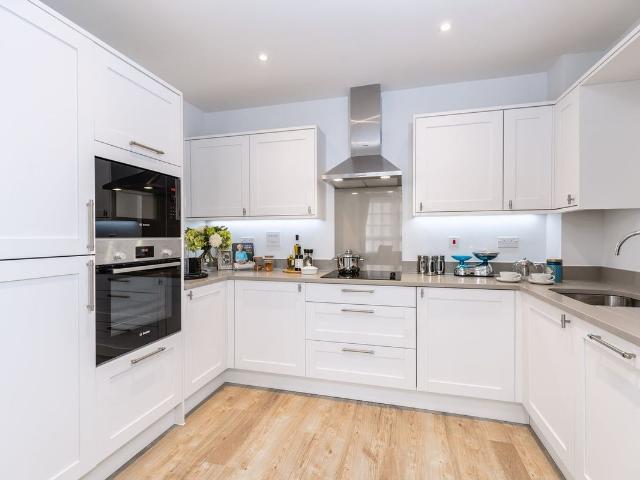High Street, Great Missenden HP16, 1 bed flat to rent, £2,865 pcm | PrimeLocation