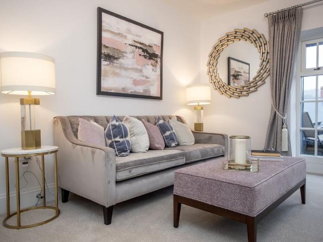 High Street, Great Missenden HP16, 2 bed flat to rent, £3,830 pcm | PrimeLocation