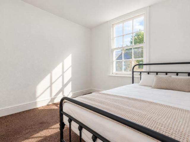 High Street Greenhithe DA9 1 bed in a house share to rent £700 pcm £162 pw