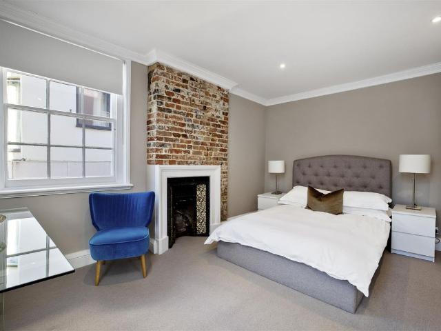High Street, Guildford GU1, 1 bed flat to rent, £1,750 pcm | PrimeLocation