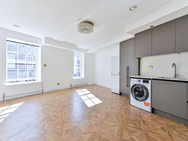 High Street, Guildford, Guildford GU1, 1 bed flat to rent, £1,710 pcm | PrimeLocation