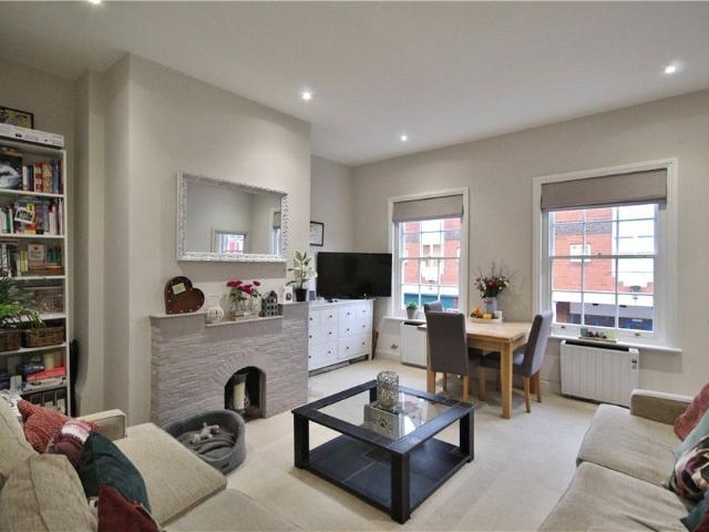 High Street, Guildford, Surrey, GU1 3JD