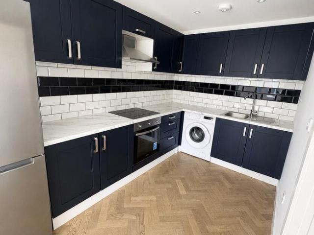 High Street, Hampton Hill, Hampton TW12, 2 bed property to rent, £2,200 pcm | PrimeLocation