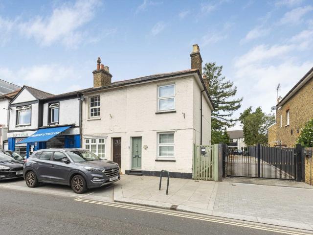 High Street, Hampton Hill TW12, 1 bed flat to rent, £1,395 pcm | PrimeLocation
